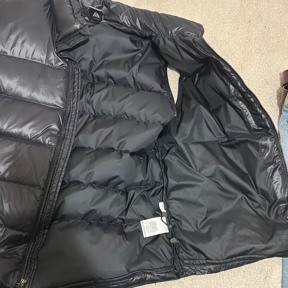 Black Puffer Vest - Picture 6 of 8